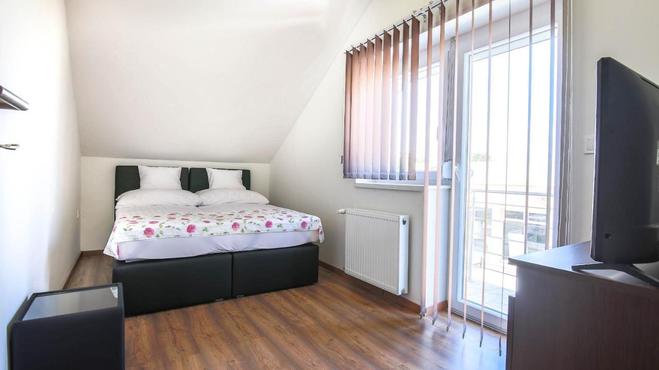 White Apartman Siófok Zewnętrze zdjęcie