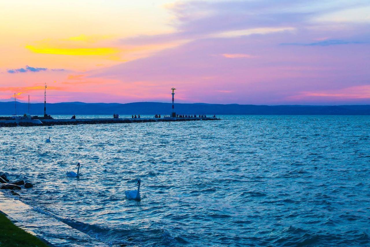 White Apartman Siófok Zewnętrze zdjęcie