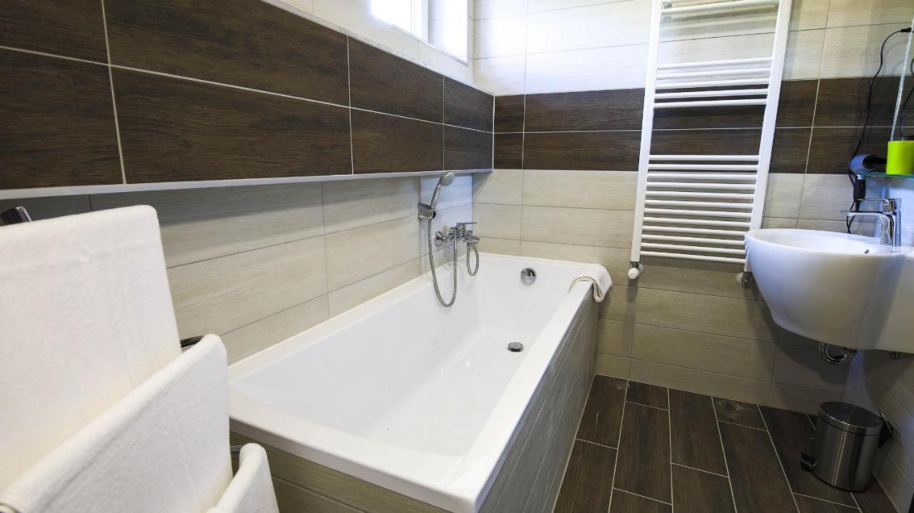 White Apartman Siófok Zewnętrze zdjęcie