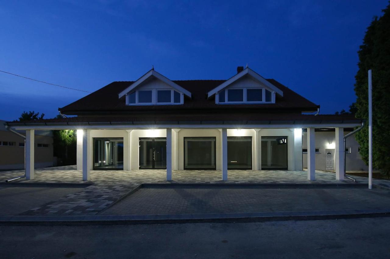 White Apartman Siófok Zewnętrze zdjęcie